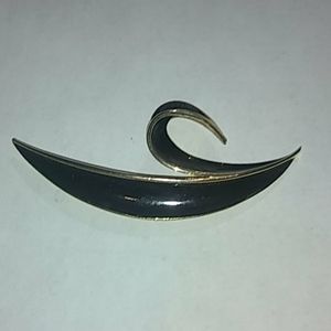 Crown Trifari Black Enamel Brooch Gold Tone